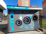 W Mysłowicach będą „prać brudy" na ulicy! W mieście stanął pierwszy pralkomat. Gdzie się znajduje i jak z niego korzystać?