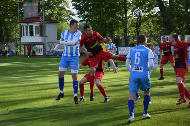 Mecz MKP (niebieskie stroje) z Regą Trzebiatów