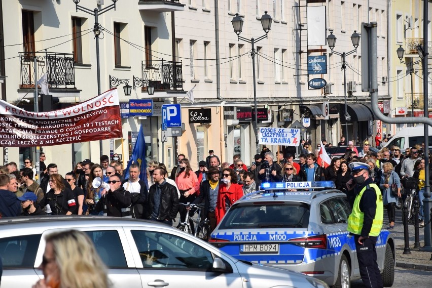 Marsz "Zakończyć Szaleństwo" w Białymstoku. Na ulice wyszły...