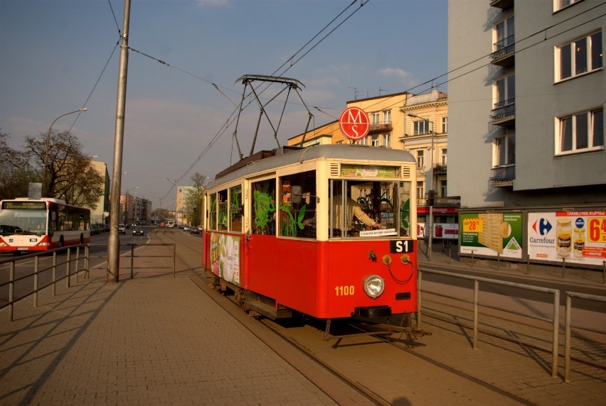 Od trzech lat zabytkowy tramwaj w okresie przedświątecznym...