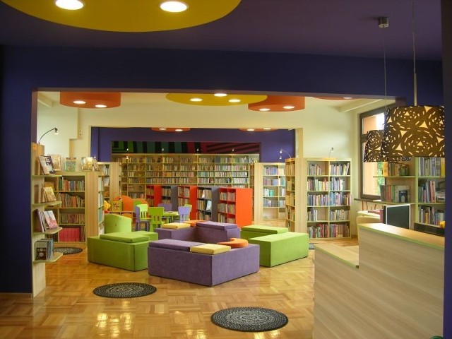 Nowy Tomyśl. Biblioteka XXI wieku. Podczas tegorocznych wakacji w Miejskiej i Powiatowej Bibliotece Publicznej w Nowym Tomyślu trwał remont oddziału dla dzieci.