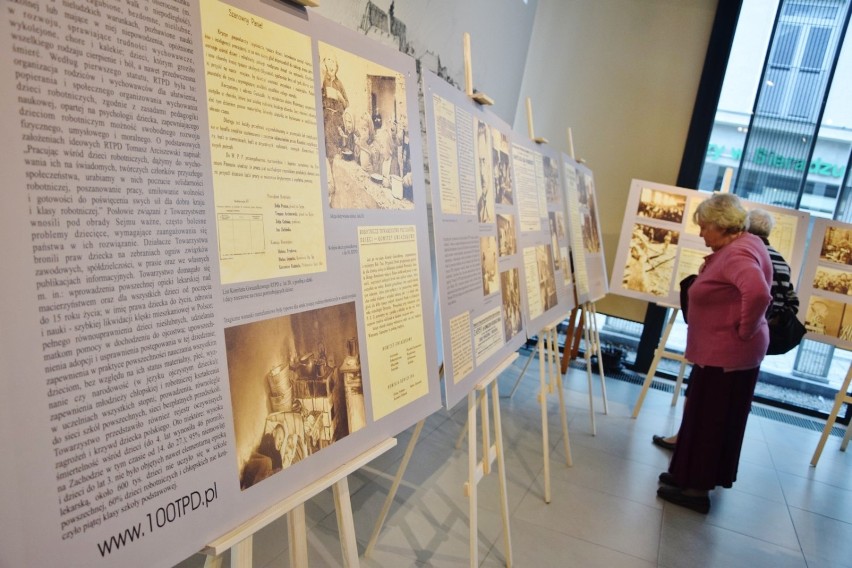Wystawa z okazji 100-lecia TPD otwarta w sieradzkim muzeum (zdjęcia)