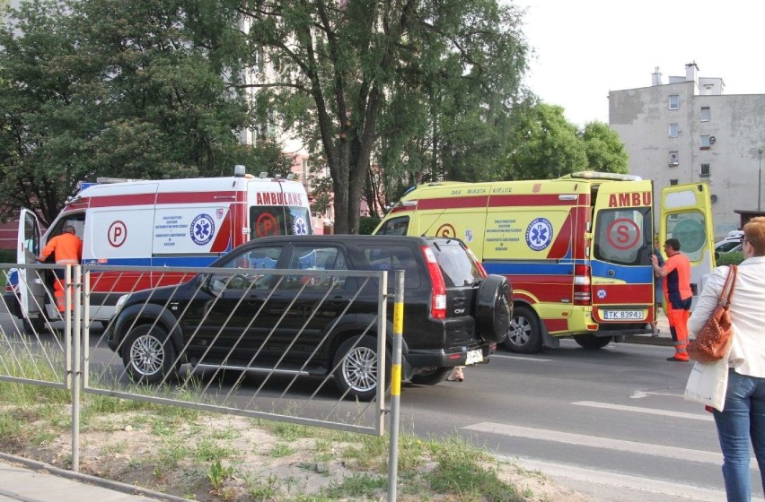 Wypadek w Kielcach. Kobieta została potrącona na pasach 