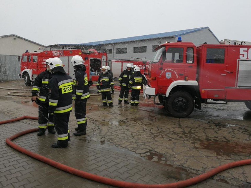 Pożar w Wieruszowie. Odwołano zajęcia w znajdującej się w pobliżu Szkole Podstawowej nr 2
