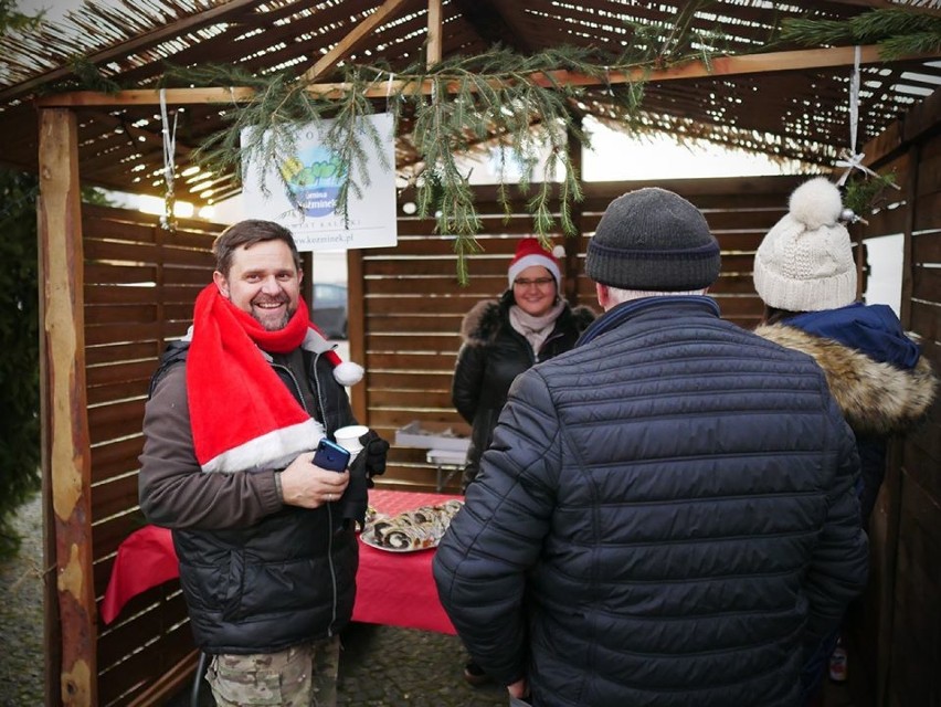 Koźminek: Świąteczna choinka rozświetlona na rynku