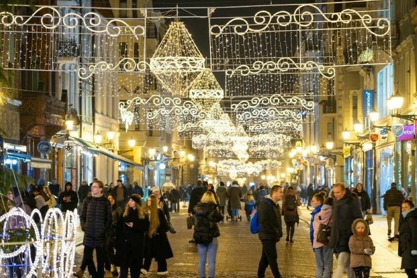Iluminacje świąteczne w Toruniu - ulica Szeroka