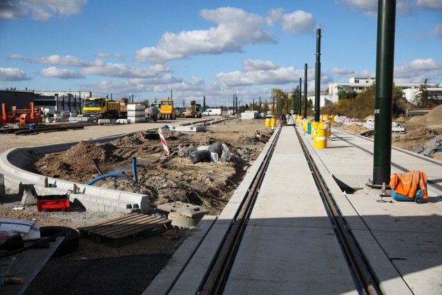 Prace związane z budową linii tramwajowej z Krowodrzy Górki do Górki Narodowej miały zakończyć się w tym roku, jednak do finału jeszcze daleka droga.