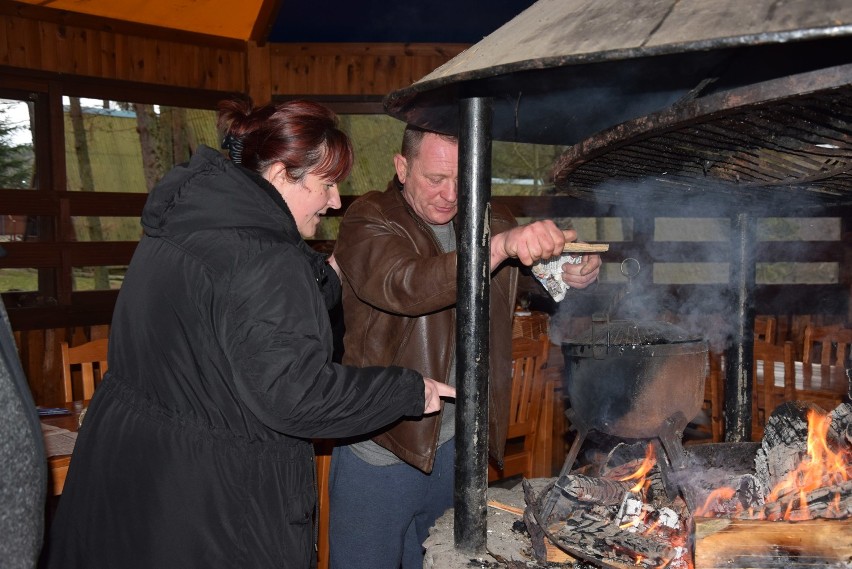 Biały Bór. Urodzinowe morsowanie Łosi Super Ktosi (WIDEO, FOTO)