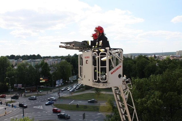 Puławy, 21.05: Podsumowanie mistrzostw w ratownictwie medycznym

Medyczne Studium Zawodowe z Zamościa oraz Uniwersytet Medyczny w Lublinie bezkonkurencyjni w III Mistrzostwach Województwa Lubelskiego w Ratownictwie Medycznym i Drogowym dla Szkół i Uczelni Kształcących w Kierunku Ratownik Medyczny. 

Puławy: Podsumowanie mistrzostw w ratownictwie medycznym