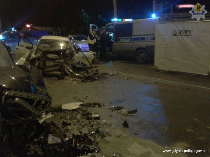 Wypadek na ul. Hutniczej w Gdyni. Pijany kierowca zbił...