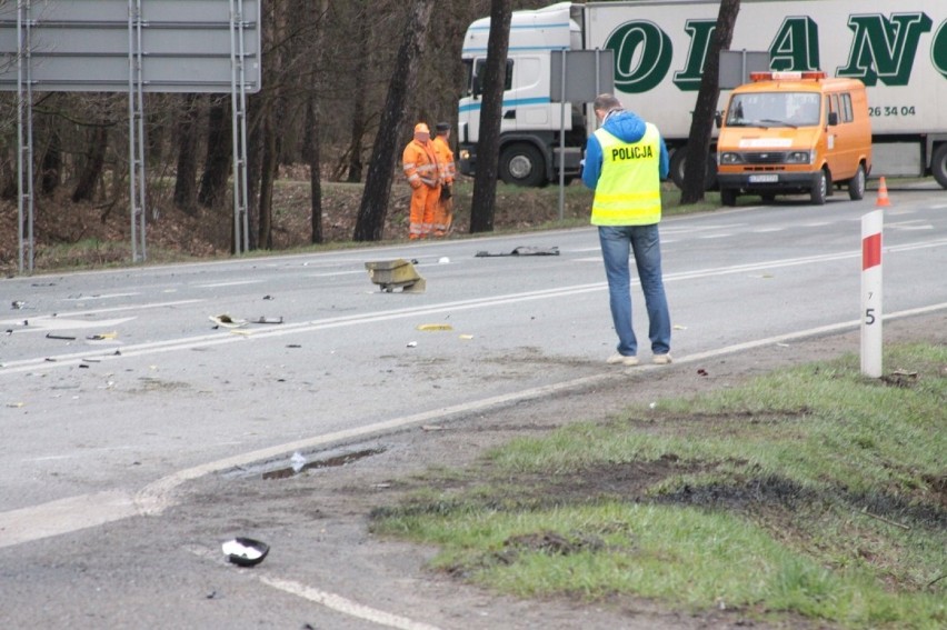 Śmiertelny wypadek koło Puławy, nie żyje 26-letnia kobieta