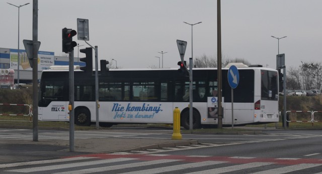 Do nieszczęśliwego wypadku doszło w autobusie komunikacji miejskiej