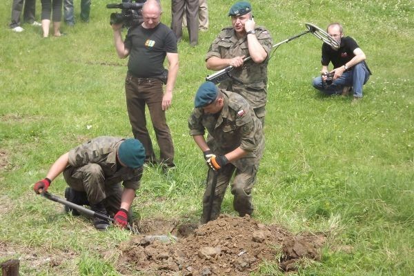 Gorlice: znaleźli granat z aktywnym zapalnikiem [ZDJĘCIA]