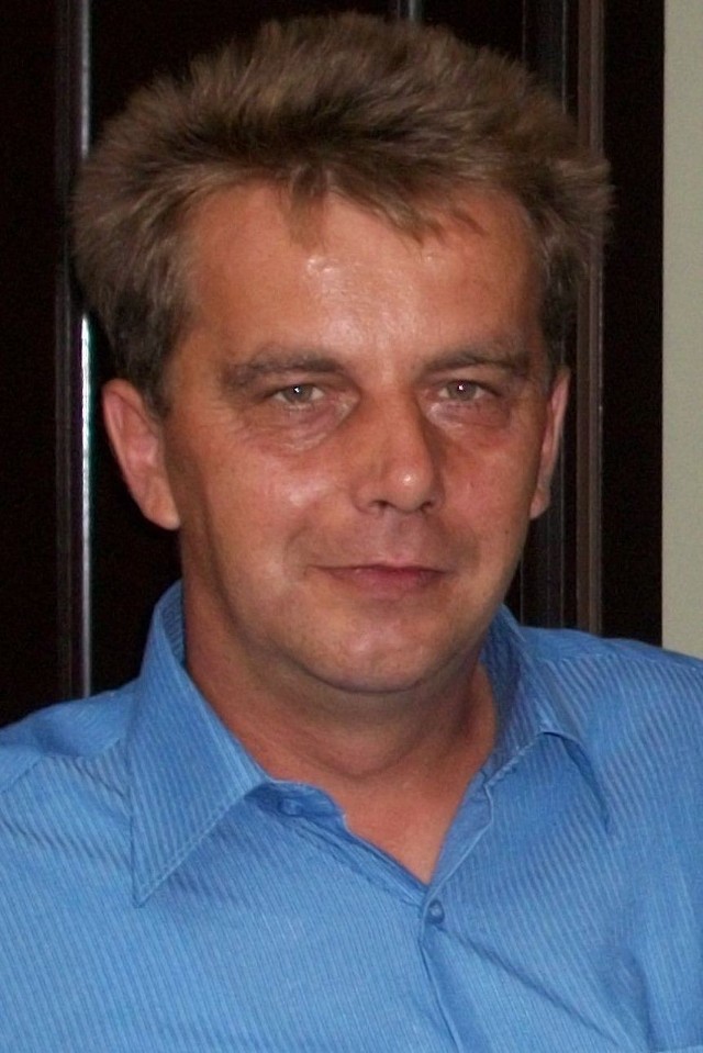 3 stycznia 2012 r. w Porąbce Iwkowskiej (woj. małopolskie) zaginął Wiesław Tokarski.

Ma 39 lata, 173 cm wzrostu i piwne oczy. 
W dniu zaginięcia ubrany był w szarą bluzę, spodnie dżinsowe, gumowe buty.