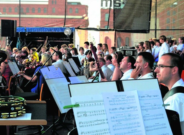 Orkiestra i chór Filharmonii Łódzkiej oraz soliści wykonają w Wieluniu IX Symfonię Beethovena. Koncert odbędzie się 31 sierpnia