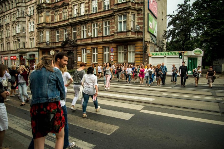 Europejska Noc Literatury przyciąga tłumy spragnionych...