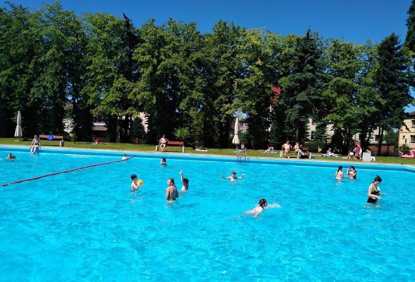 Libiąż. Otwarcie sezonu na letnim kąpielisku. W sobotę wszyscy na basen wchodzą za darmo [ZDJĘCIA]