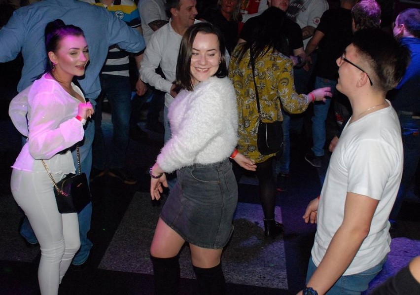 Taneczne, karnawałowe imprezy w Kropie [zdjęcia]