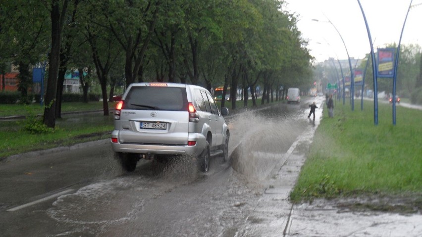 Zalana aleja Niepodległości