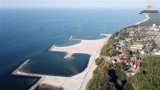 Najnowsze zdjęcia z Jarosławca z lotu ptaka - sztuczna plaża w pełnej krasie 