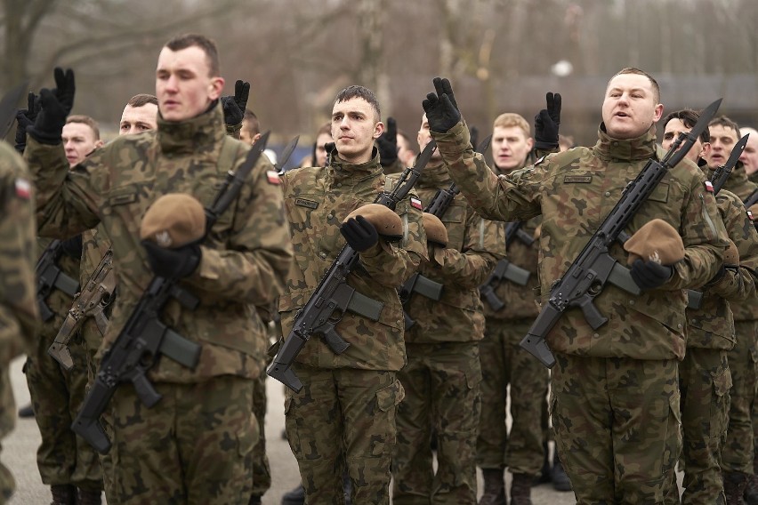 Pierwsza w tym roku przysięga żołnierzy 9 Łódzkiej Brygady...