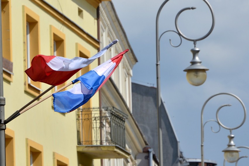 Kielce udekorowane flagami Korony (WIDEO, zdjęcia)