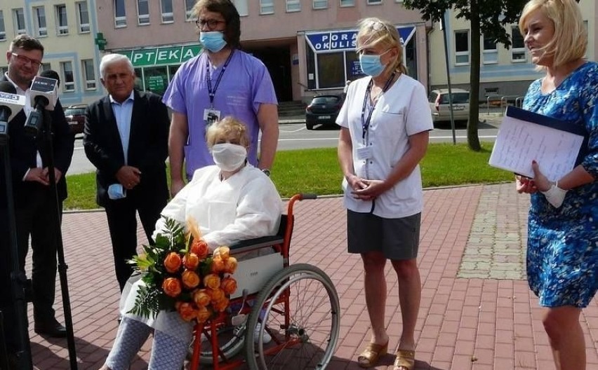 Koronawirus w Radomiu. Szpital podaje zakażonym osoocze ozdrowieńców. Wyleczona pacjentka: to złoty lek 