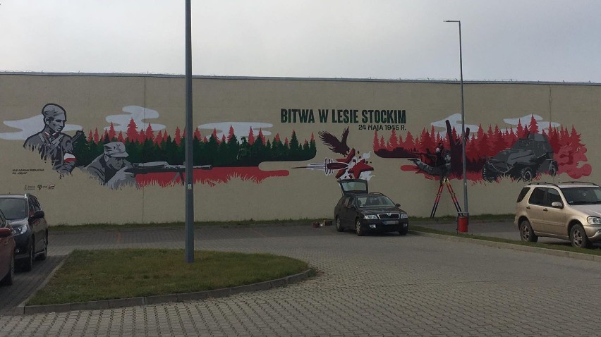 Mural na murze Zakładu Karnego w Opolu Lubelskim