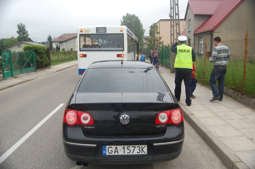 Dziecko potrącone przez autobus w Rumi, ul. Derdowskiego [ZDJĘCIA]
