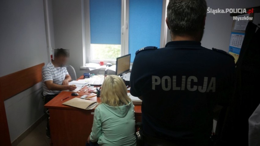 Myszków: Oszustka zatrzymana przez policję. Wyłudziła 15 tysięcy złotych [ZDJĘCIA]