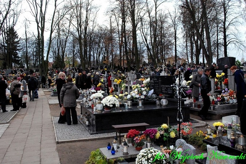 Dzień Zmarłych na cmentarzu parafialnym w Kowalu [zdjęcia]