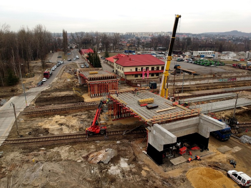 Budowa wiaduktu w Trzebini