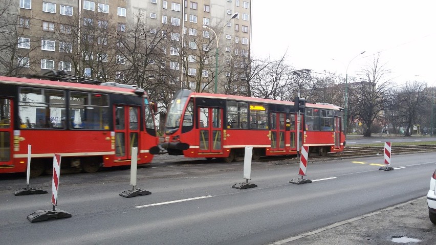 Sosnowiec: objazd i wycinka drzew na Starym Sosnowcu. To początek budowy ronda [ZDJĘCIA]