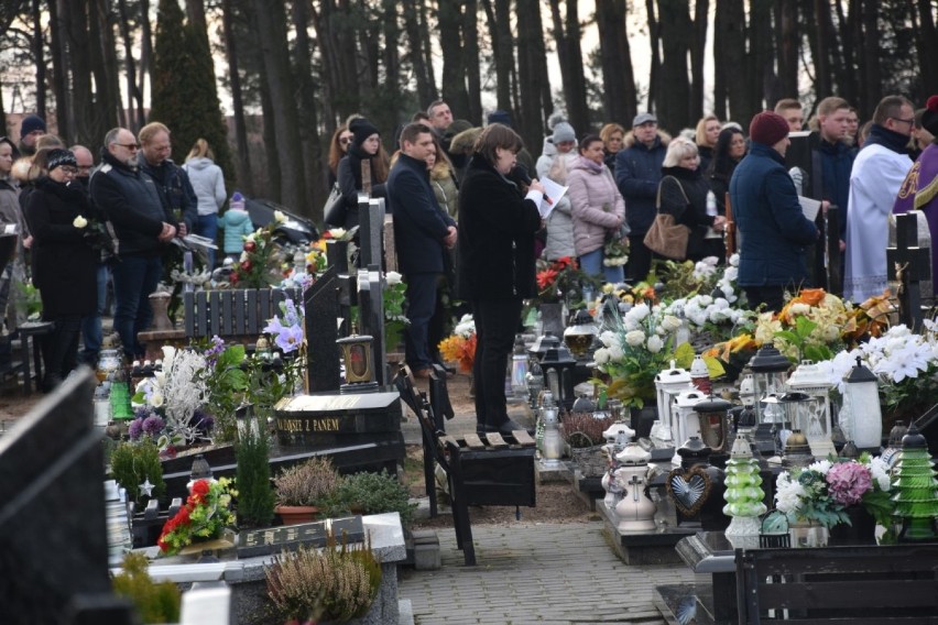 Pogrzeb Patryka Brzykcego z Wągrowca. Spoczął na cmentarzu komunalnym w Wągrowcu [ZDJĘCIA]