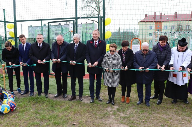 Marzenia się spełniły! Uroczyste otwarcie obiektów sportowych w powiecie łęczyckim --> ZDJĘCIA