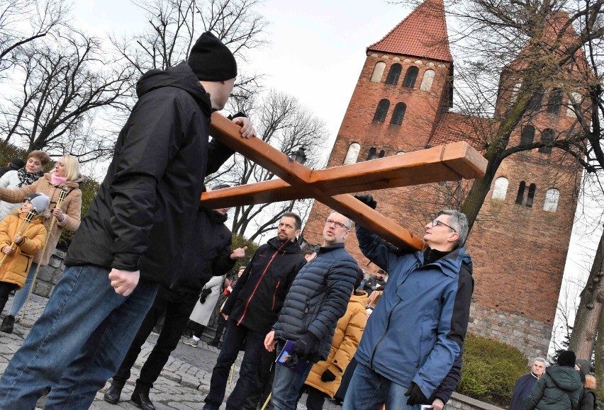 W Inowrocławiu odbyła się 8 kwietnia Miejska Droga Krzyżowa....