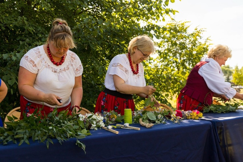 Słowiańskie obrzędy w parku w Ostrowcu. To była wspaniała Noc Świętojańska. Zobaczcie zdjęcia