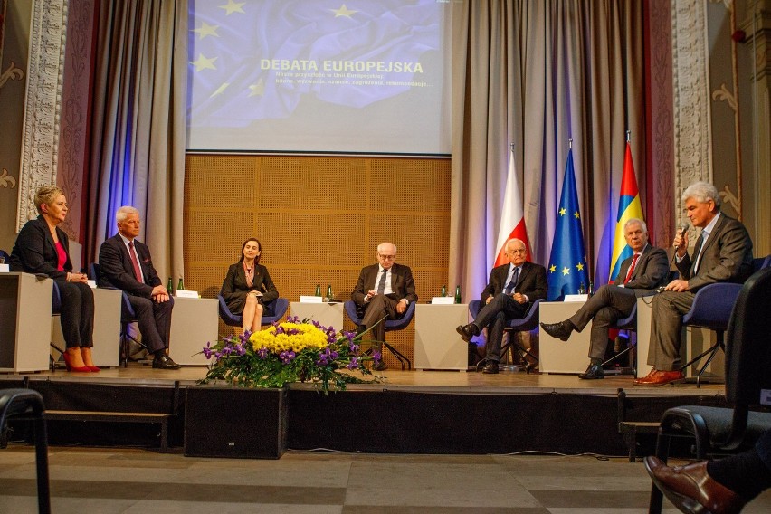 Debata Europejska w ostrowskim Forum Synagoga