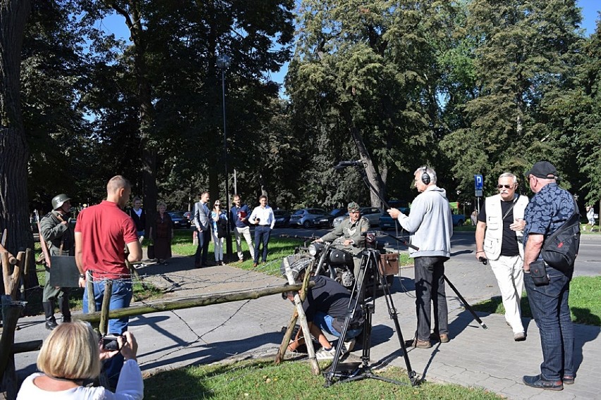 Ekipa filmowa w Puławach. Kręcą sceny do filmu wojennego