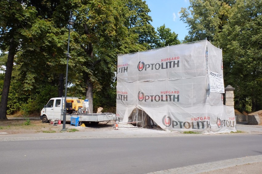 Renowacja bramy parkowej przy zamku Książ