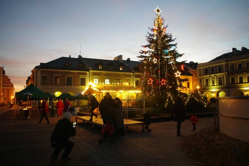 Rynek Wielki w Zamościu: jest świątecznie, jest pięknie