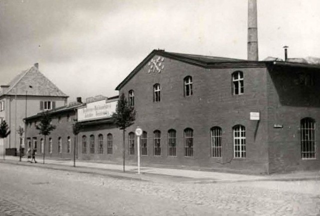 Fabryka maszyn rolniczych Brandenburga na rogu ulic dzisiejszych ulic księcia Warcisława IV i Wiśniowej przed wojną