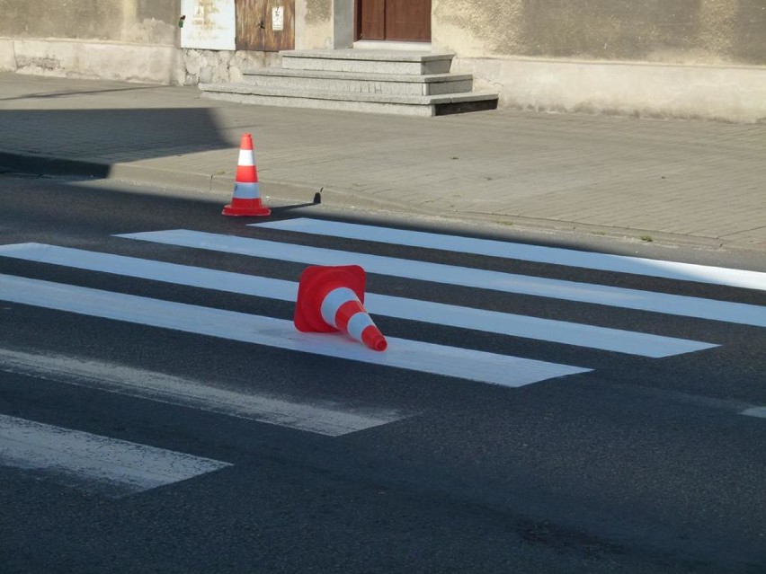 Zduńska Wola. Akcja malowania oznakowań na ulicach