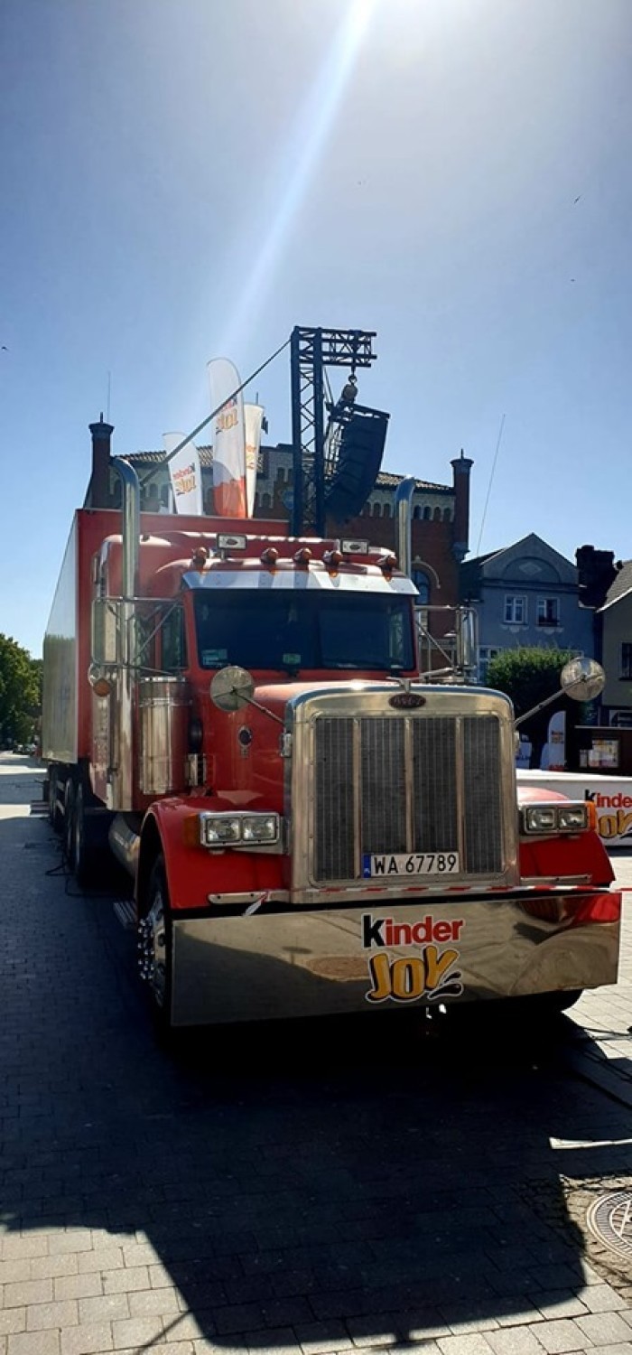 Na Stary Rynek w Pucku zawitała ciężarówka Kinder Joy Road Show