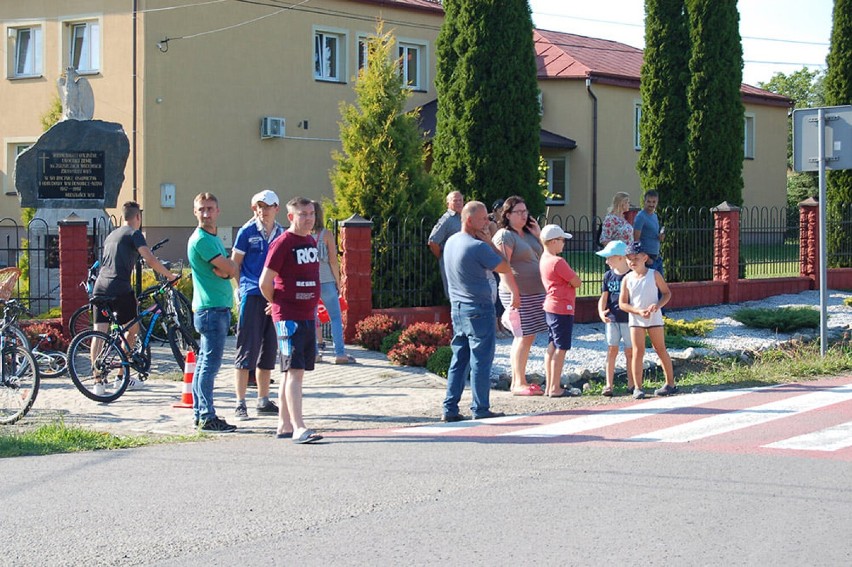 Kibice w Nizinach i Walawie w gm. Orły dopingowali kolarzy...