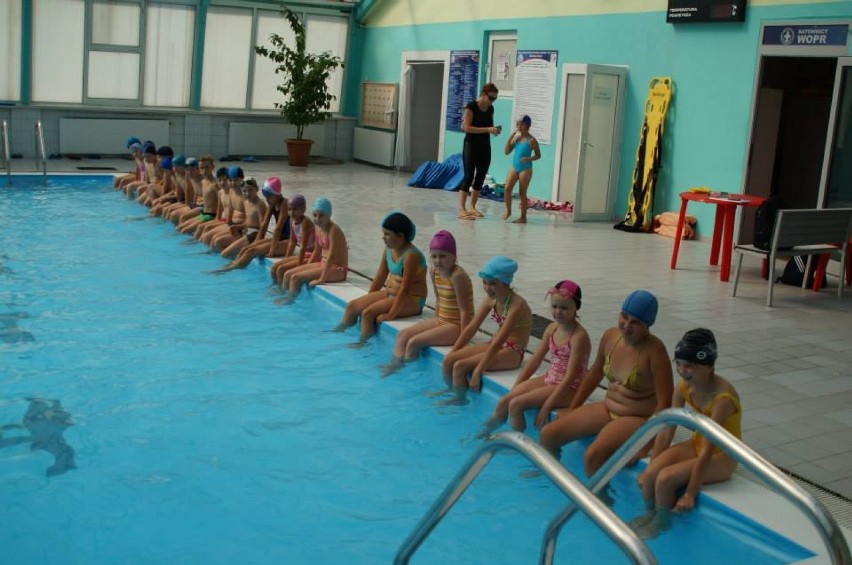 Uczniowie uwielbiają zajęcia na basenie