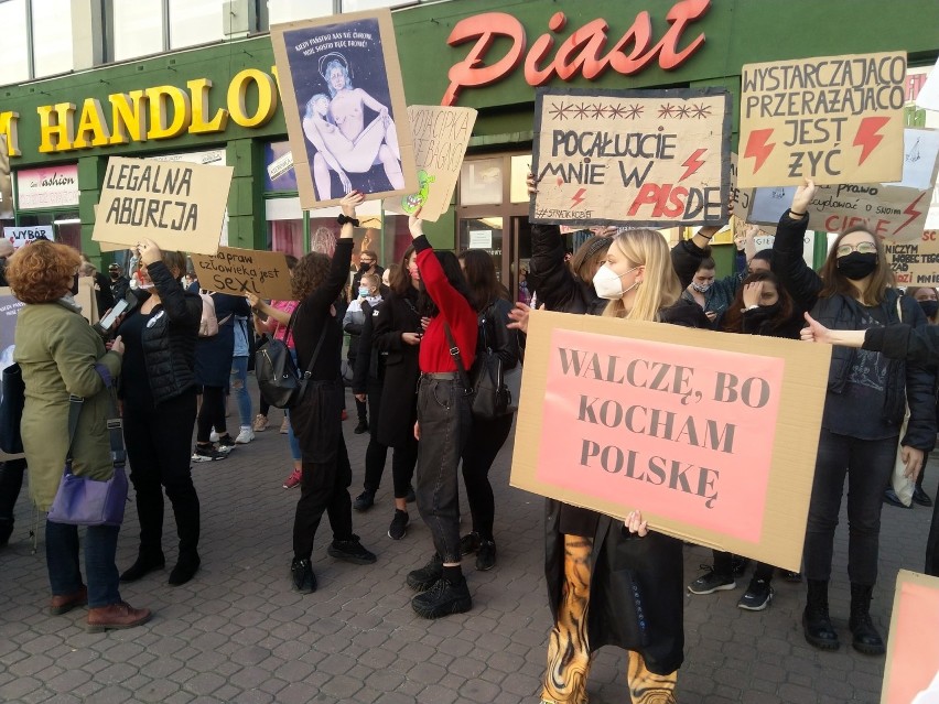 Protest kobiet w Jędrzejowie.