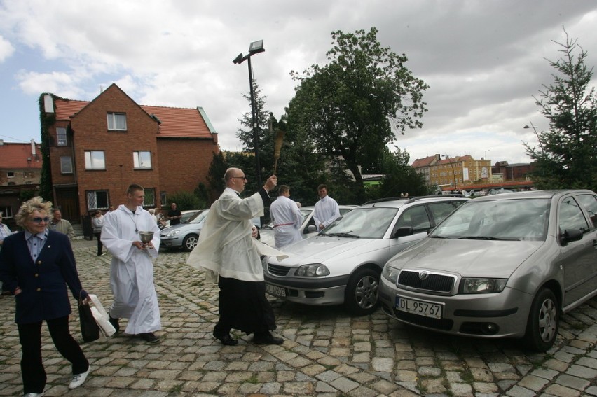 Święcenie samochodów w Legnicy (ZDJĘCIA)