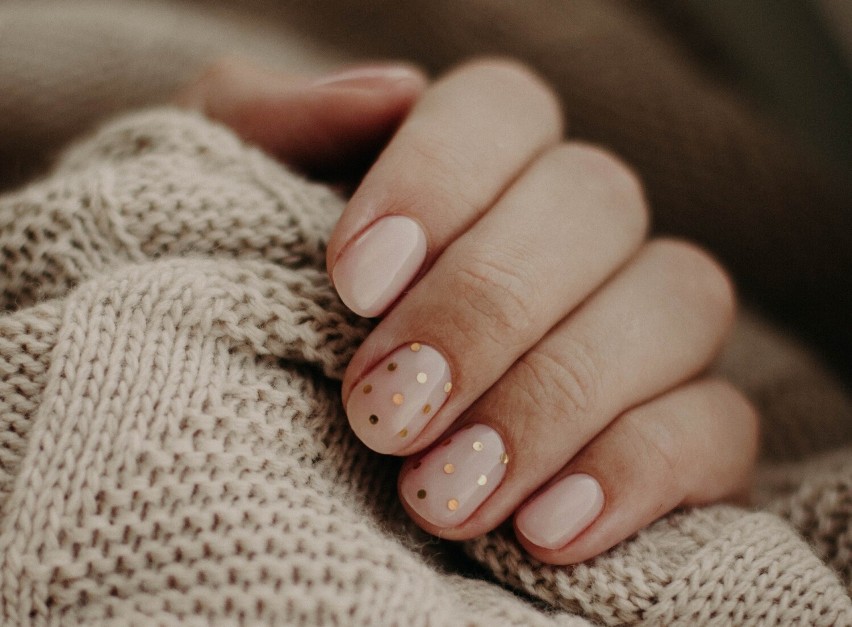 Dots nails to jeden z najprostszych, najłatwiejszych i...
