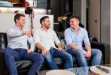 Gogglebox przed telewizorem. Konrad Mariański i Kuba Feliński zdradzają, jak zaczęła się ich przygoda z programem (zdjęcia)